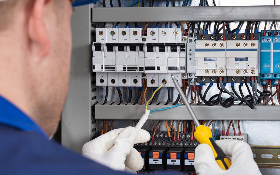 prix d'un électricien Évry
